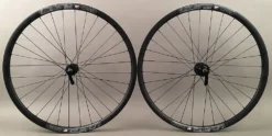 Velocity Aileron 700c Gravel CX Bike Wheels Tubeless Quick Release & Thru Axle