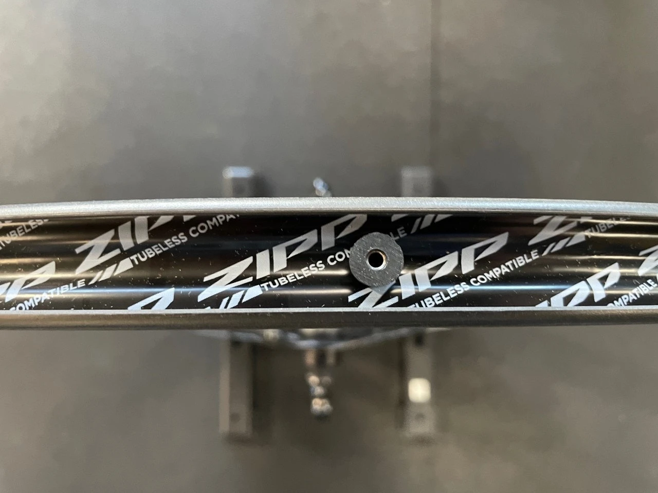 Zipp 808 Firecrest Carbon Tubeless Rim Brake Wheelset SRAM 10/11sp 6 Zipp 808 Firecrest Carbon Tubeless Rim Brake Wheelset SRAM 10/11sp - Image 6