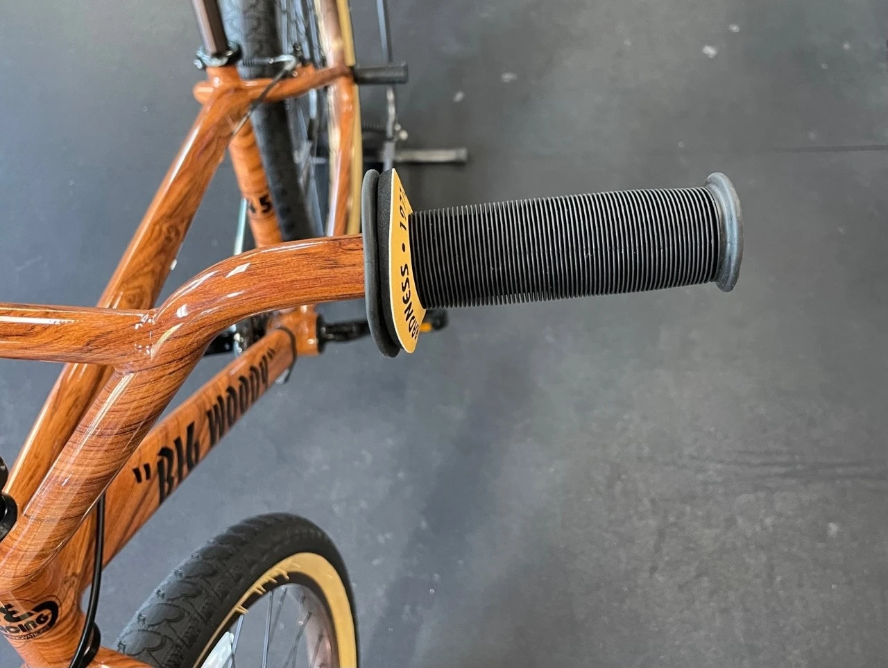 Se-bikes SE Bikes SE Big Ripper 29 Woodgrain 2022 6 Se-bikes SE Bikes SE Big Ripper 29 Woodgrain 2022 - Image 6